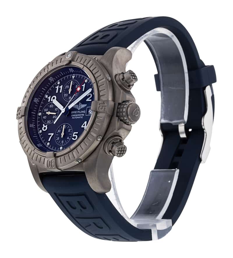 Breitling Chrono Avenger E13360